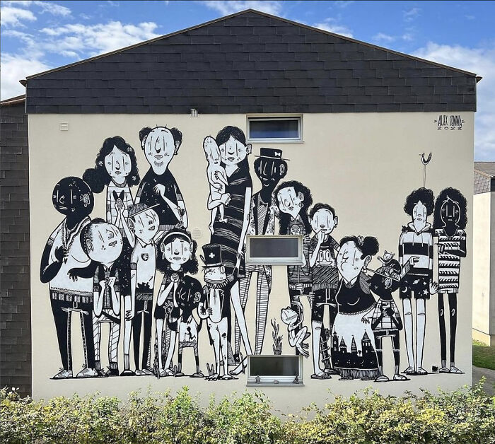 43 Black-And-White Murals By Alex Senna That Turn City Walls Into Stories