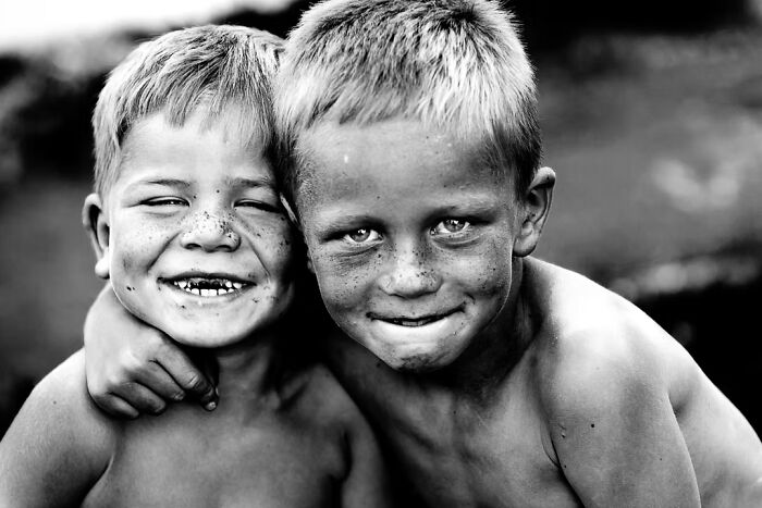 “Irmãos” de Paul Anthony Wilson