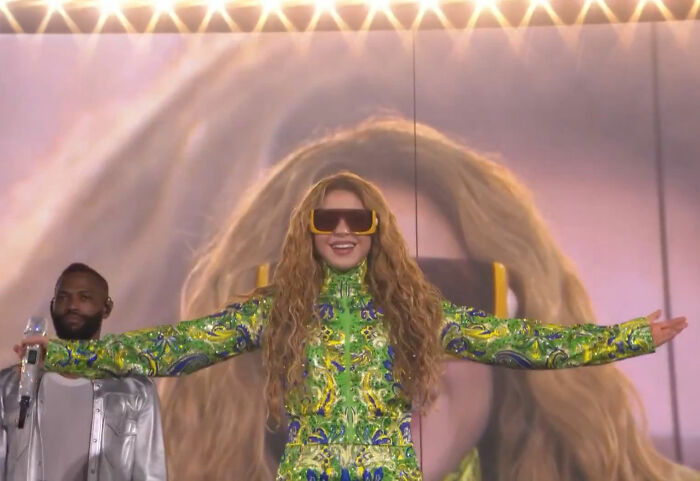 O grande show de Shakira no Rio foi atingido como um "Bagunça" Depois que os fãs apontaram erros graves