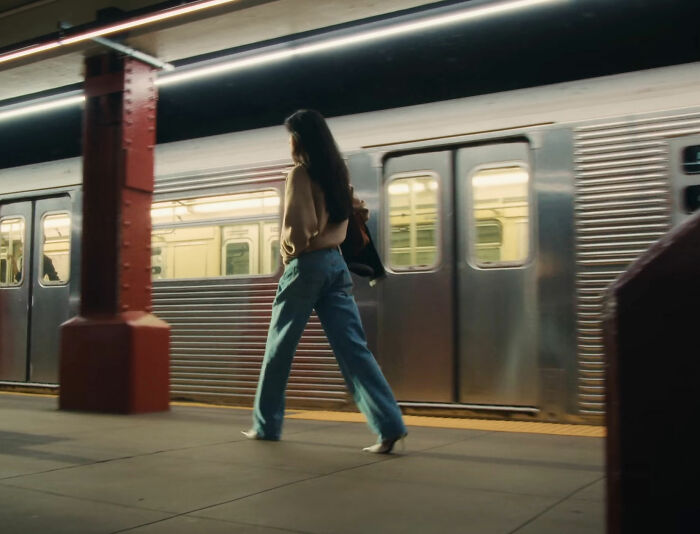 Modelo aparece no MET Gala em 'jeans' e fãs loucos, mas a reviravolta na história muda tudo