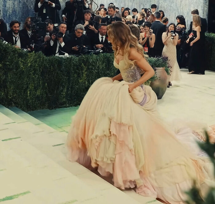 Journalist Humiliated by Blake Lively In Viral Interview Unleashes On Star's "Delusional" Met Gala Return Journalist Humiliated by Blake Lively In Viral Interview Unleashes On Star's "Delusional" Met Gala Return