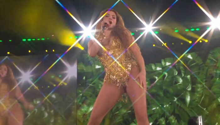 O grande show de Shakira no Rio foi atingido como um "Bagunça" Depois que os fãs apontaram erros graves