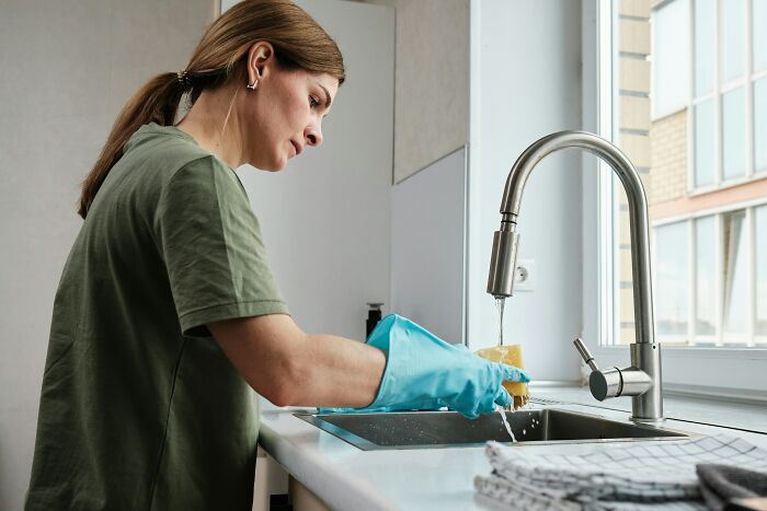 My (28m) Boyfriend Refused To Wash The Dishes (24f)?