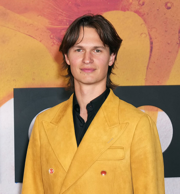 Movie Star Cast Out From Hollywood By Furious Fans After Grave Accusations Resurface Online With New Family Movie Star Cast Out From Hollywood By Furious Fans After Grave Accusations Resurface Online With New Family