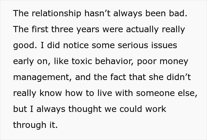 Guy Shares How His Wife Behaves On Their Honeymoon, Leaves People Questioning His Sanity