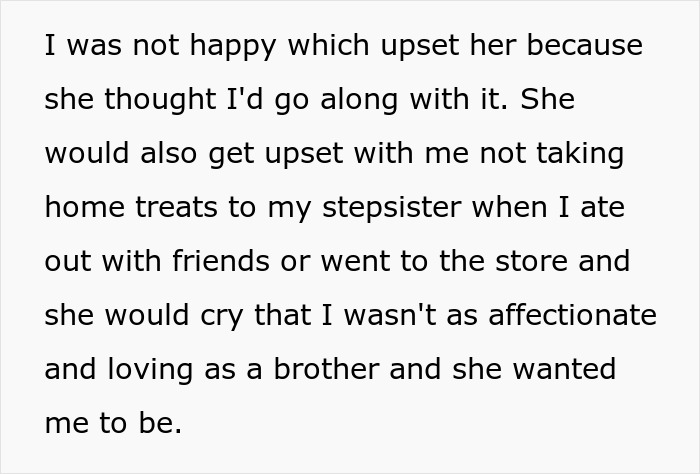 Mom Turns Son’s 18th B-Day Dinner Into Stepdaughter’s Fantasy Night, Fed-up Teen Finally Moves Out Mom Turns Son’s 18th B-Day Dinner Into Stepdaughter’s Fantasy Night, Fed-up Teen Finally Moves Out