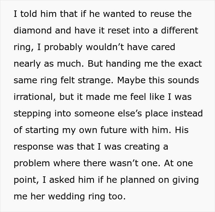 Woman Over The Moon After Guy Proposes, But One Message From A Family Member Makes Everything Way Worse Woman Over The Moon After Guy Proposes, But One Message From A Family Member Makes Everything Way Worse