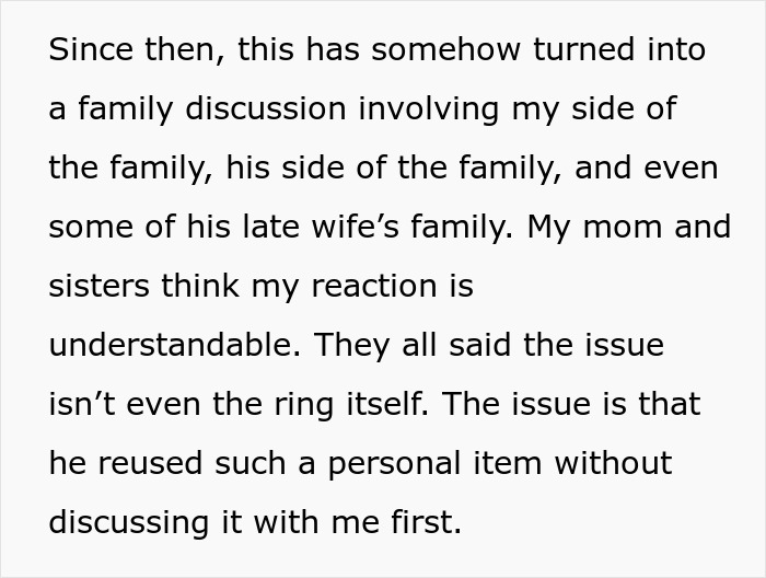 Woman Over The Moon After Guy Proposes, But One Message From A Family Member Makes Everything Way Worse Woman Over The Moon After Guy Proposes, But One Message From A Family Member Makes Everything Way Worse