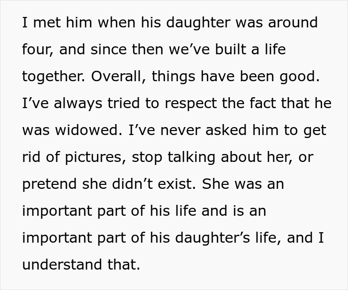 Woman Over The Moon After Guy Proposes, But One Message From A Family Member Makes Everything Way Worse Woman Over The Moon After Guy Proposes, But One Message From A Family Member Makes Everything Way Worse