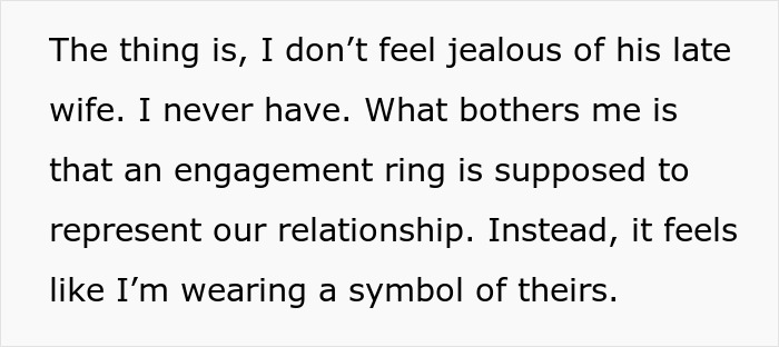 Woman Over The Moon After Guy Proposes, But One Message From A Family Member Makes Everything Way Worse Woman Over The Moon After Guy Proposes, But One Message From A Family Member Makes Everything Way Worse