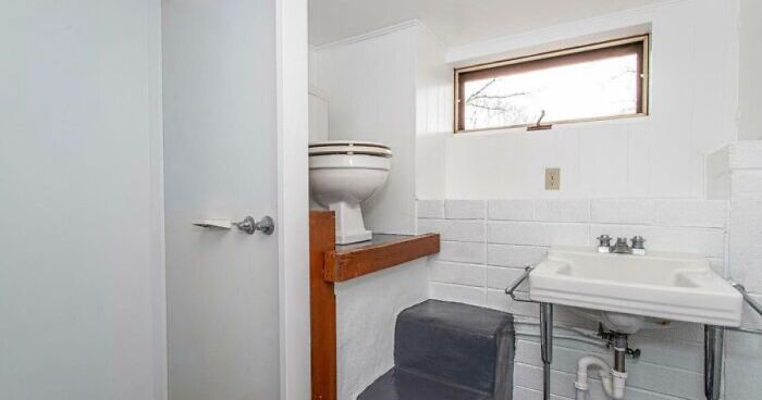 65 Questionably Designed Bathrooms That Unfortunately Exist For Some Poor Soul To Stumble Upon