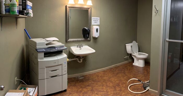 65 Questionably Designed Bathrooms That Unfortunately Exist For Some Poor Soul To Stumble Upon