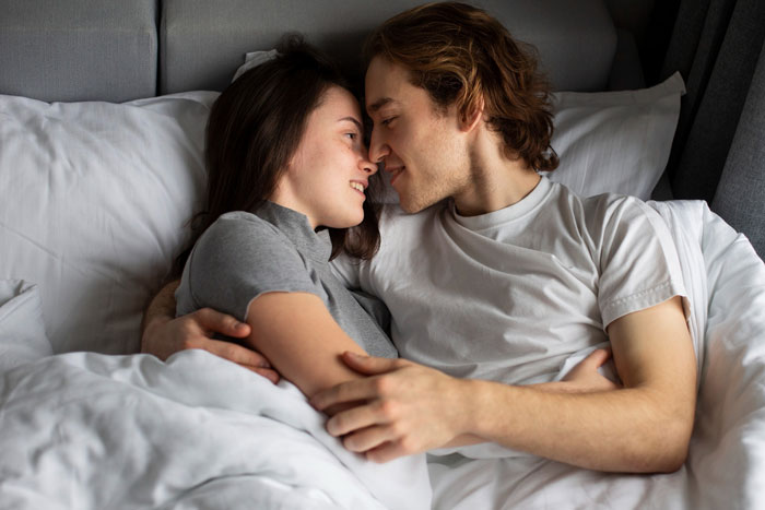 Woman Discovers BF And Bestie's Affair, Ships Them The Couch Where It All Started As A Parting Gift