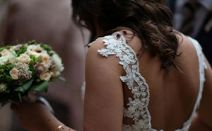 Couple’s Tacky Wedding Demands Spark Major Side-Eye Online