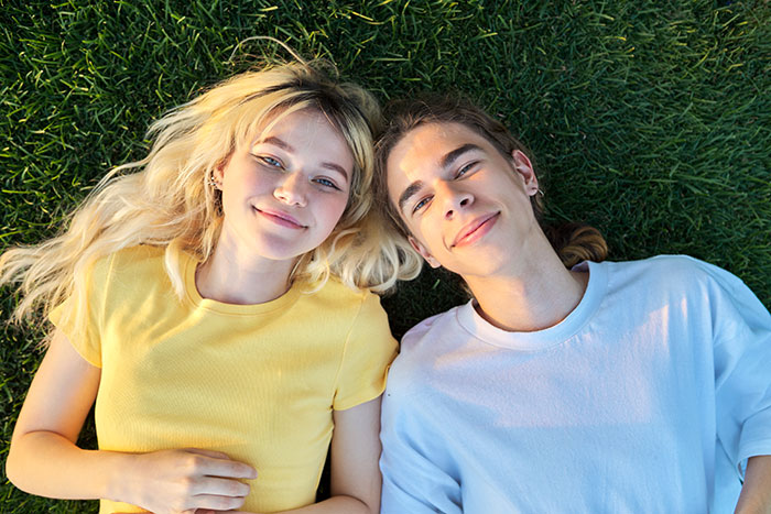 Guy Takes Teen Sis With Period Pain To The ER, They Leave Shocked With The News