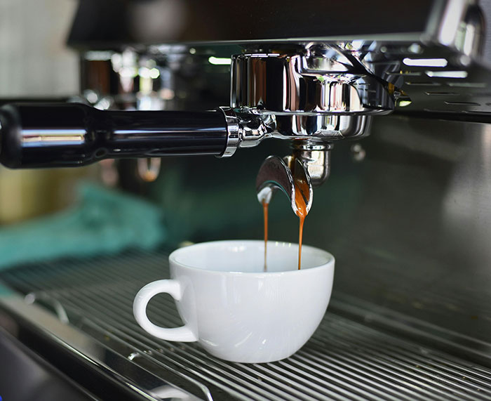 “It Was Glorious”: Woman Who Doesn’t Drink Coffee Is Put In Charge Of The Brewer, Enjoys Caffeinate Chaos “It Was Glorious”: Woman Who Doesn’t Drink Coffee Is Put In Charge Of The Brewer, Enjoys Caffeinate Chaos