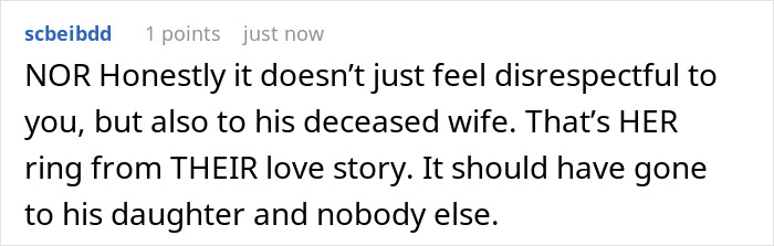 Woman Over The Moon After Guy Proposes, But One Message From A Family Member Makes Everything Way Worse Woman Over The Moon After Guy Proposes, But One Message From A Family Member Makes Everything Way Worse