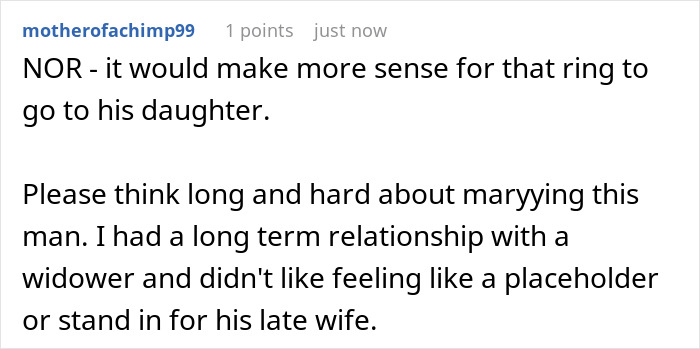 Woman Over The Moon After Guy Proposes, But One Message From A Family Member Makes Everything Way Worse Woman Over The Moon After Guy Proposes, But One Message From A Family Member Makes Everything Way Worse