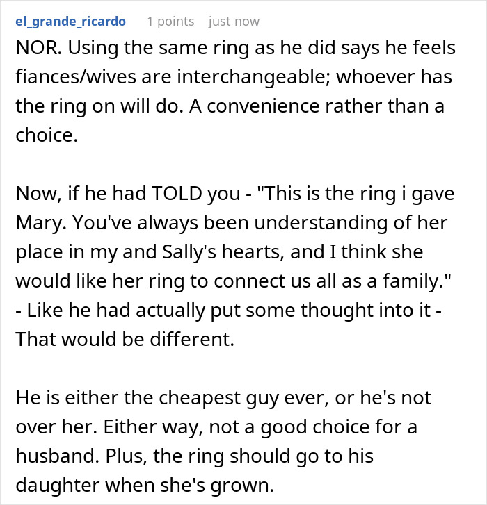 Woman Over The Moon After Guy Proposes, But One Message From A Family Member Makes Everything Way Worse Woman Over The Moon After Guy Proposes, But One Message From A Family Member Makes Everything Way Worse