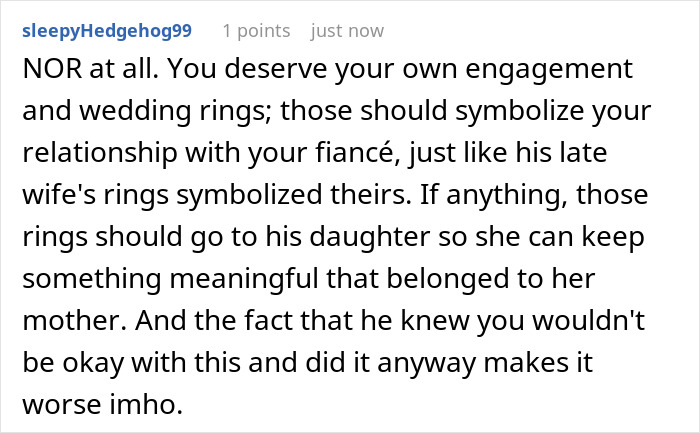 Woman Over The Moon After Guy Proposes, But One Message From A Family Member Makes Everything Way Worse Woman Over The Moon After Guy Proposes, But One Message From A Family Member Makes Everything Way Worse