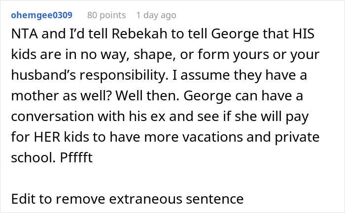 A screenshot of a Reddit comment about a wealthy woman spoiling her niece and stepsiblings' jealousy.