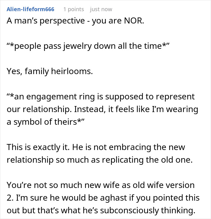 Woman Over The Moon After Guy Proposes, But One Message From A Family Member Makes Everything Way Worse Woman Over The Moon After Guy Proposes, But One Message From A Family Member Makes Everything Way Worse