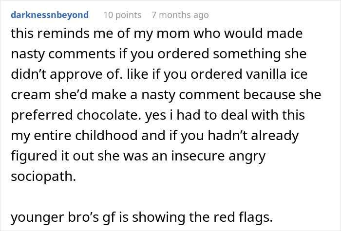 Comment comparing girlfriend to insecure sociopath with red flags