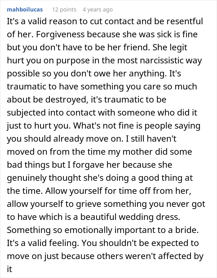 Reddit comment supporting resentment and grieving over destroyed wedding dress