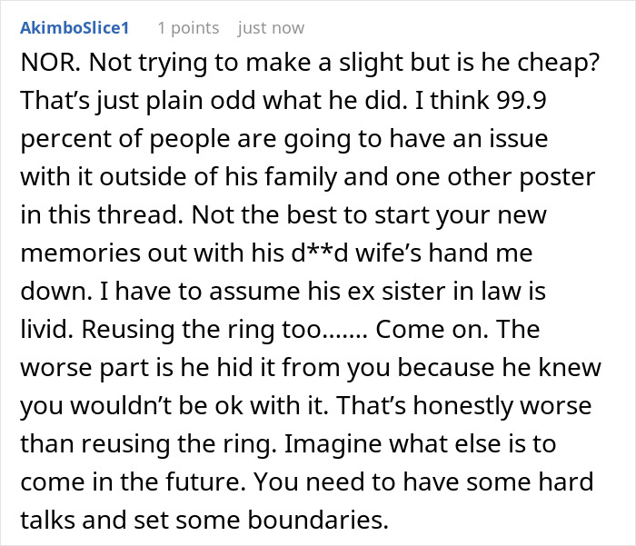 Woman Over The Moon After Guy Proposes, But One Message From A Family Member Makes Everything Way Worse Woman Over The Moon After Guy Proposes, But One Message From A Family Member Makes Everything Way Worse