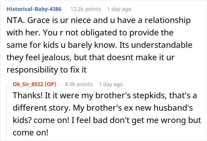 A screenshot of a Reddit post discussing a wealthy woman spoiling her niece, with stepsiblings getting jealous.