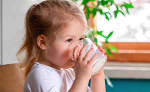 Anxious Mom Gets A Pricey Lesson After Threatening Dad With CPS Over Kid’s Made-Up Dairy Intolerance