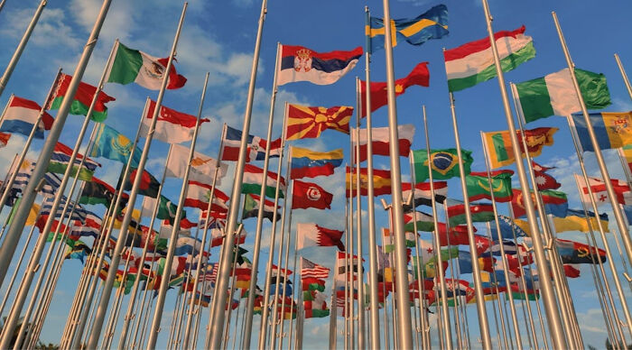 "Can You Beat This Geography Challenge?": Most People Can’t Identify These 20 European Flags "Can You Beat This Geography Challenge?": Most People Can’t Identify These 20 European Flags