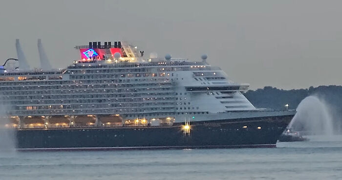 “Watch Your Kids”: Chaos At Disney Cruise After All Passengers Get Kicked Off Ship, Leaving Families Stranded