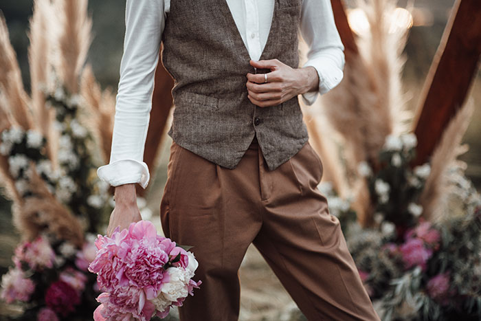 Pushy Bride Desperately Wants Gay Colleague To Be Her Man Of Honor, Goes Ballistic When He Refuses Pushy Bride Desperately Wants Gay Colleague To Be Her Man Of Honor, Goes Ballistic When He Refuses