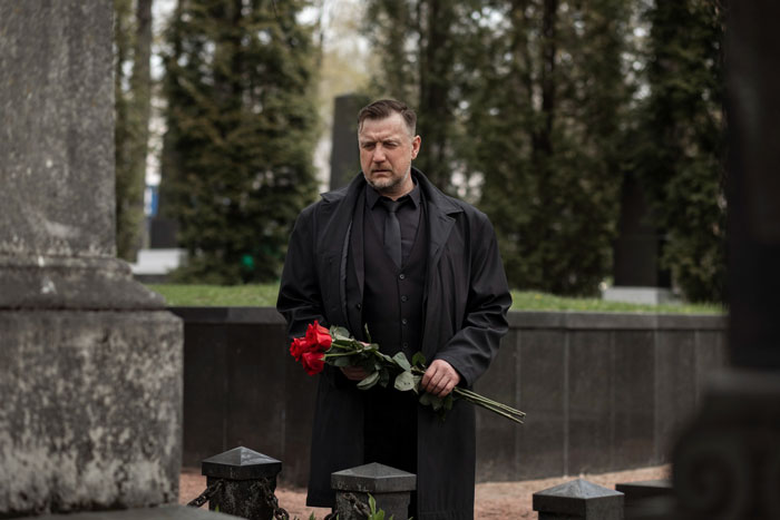 Son Unfairly Abandoned By Dad Reveals The Truth To His New Wife, Leads To Marriage Falling Apart Son Unfairly Abandoned By Dad Reveals The Truth To His New Wife, Leads To Marriage Falling Apart