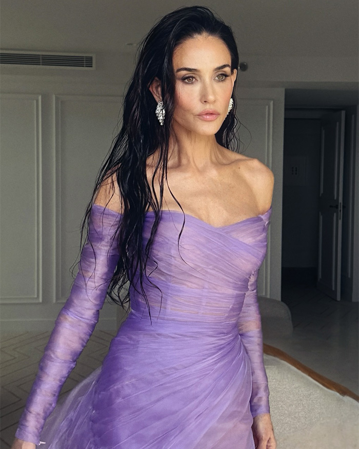 Demi Moore corre o risco de ser expulsa do tapete vermelho de Cannes ao ignorar as novas regras com vestido roxo
