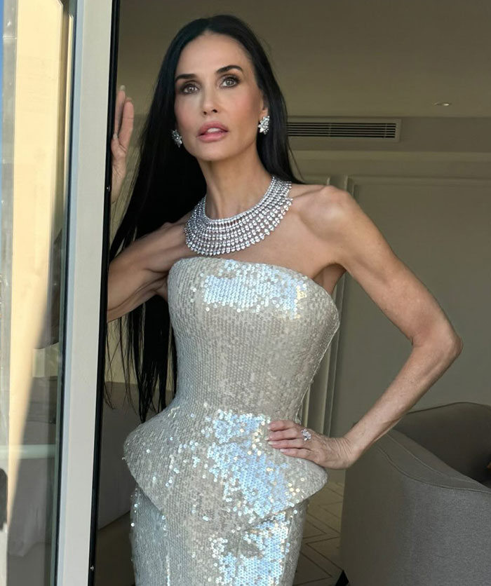 After Demi Moore’s “Toned Arms” Headline Scandal, Netizens Share Stars With Actual Toned Arms After Demi Moore’s “Toned Arms” Headline Scandal, Netizens Share Stars With Actual Toned Arms