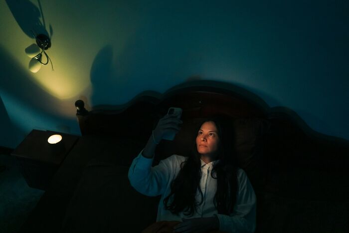 49 Unexplainable And Eerie Things People Spotted In Their Photos Long After Taking Them