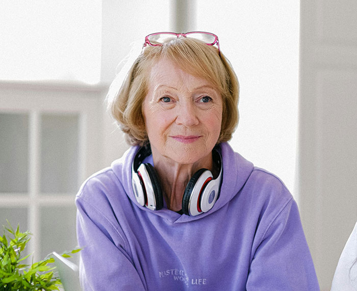 47 Older People That Chose Not To Have Kids Reveal If They Regret The Decision Now