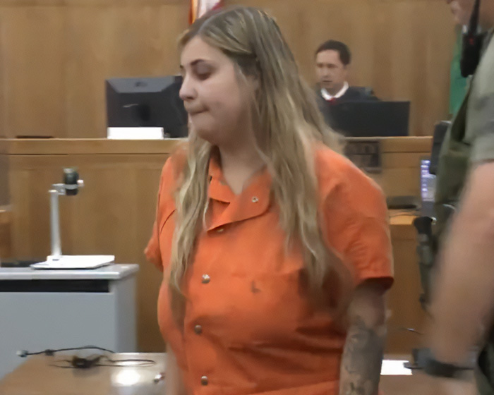 25YO Elementary School Teacher Turned In By Her Own Husband After Confessing To Unsettling Crime 25YO Elementary School Teacher Turned In By Her Own Husband After Confessing To Unsettling Crime