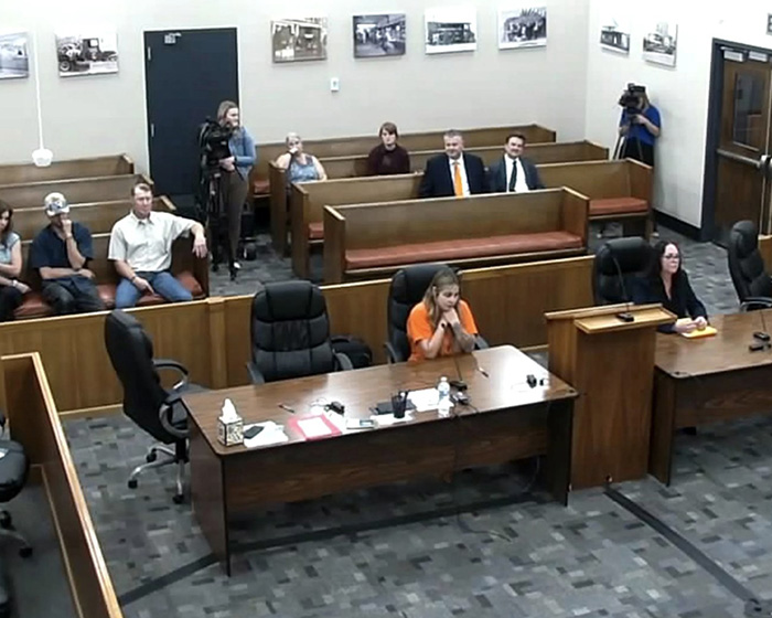 25YO Elementary School Teacher Turned In By Her Own Husband After Confessing To Unsettling Crime 25YO Elementary School Teacher Turned In By Her Own Husband After Confessing To Unsettling Crime
