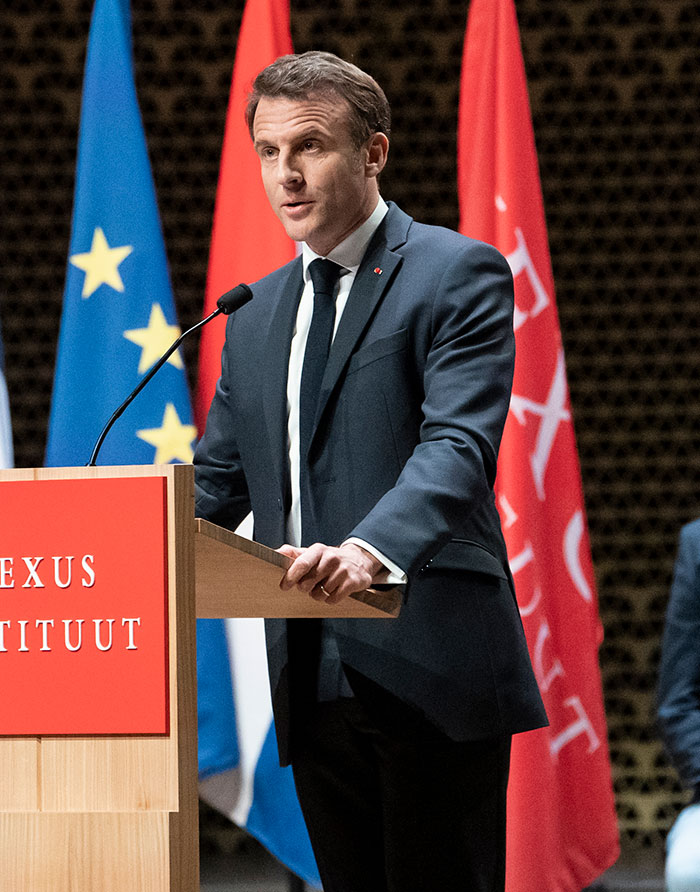 French President Got Slapped By Wife In Infamous Moment Caught On Camera After She Saw Steamy Texts To Actress French President Got Slapped By Wife In Infamous Moment Caught On Camera After She Saw Steamy Texts To Actress