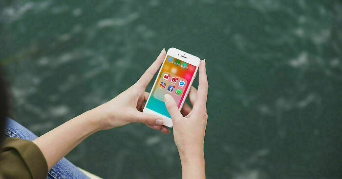 Experts Share Ways To Prepare “Digital Afterlife” Before Loved Ones Get Locked Out Of Your Accounts