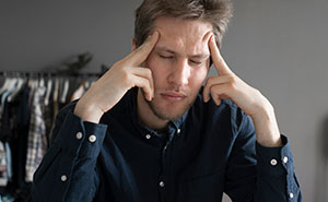 Sly Fiancée Expects Guy To Cut Off His Parents As They’re Manipulative, He Doesn’t Know What To Do