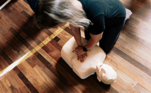 “Could You Handle A Real Emergency?”: 20 First Aid Survival Questions To Test Your Instincts