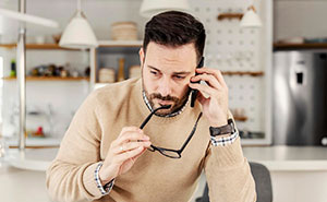 Man Cuts Trip Short After Friend Turns Up Late Knowing Wife Was Alone, Situation Raises Red Flags