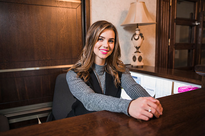 Guy Thinks He's Meeting Mistress At Hotel For A Fun Night, Opens The Door To Find Wife On The Bed Guy Thinks He's Meeting Mistress At Hotel For A Fun Night, Opens The Door To Find Wife On The Bed