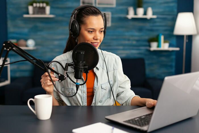Eli5: Why Does Hearing Yourself Speak With A Few Seconds Of Delay, Completely Crash Your Brain? 