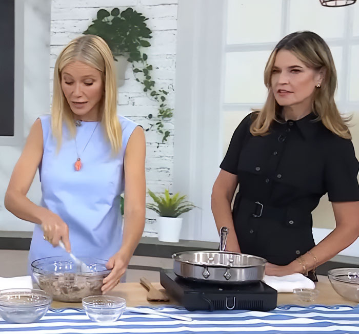 Gwyneth Paltrow and co-host preparing turkey mixture on Today Food Gwyneth Paltrow and co-host preparing turkey mixture on Today Food