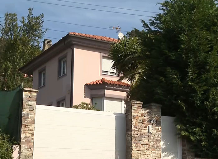 Parents Arrested For Isolating Their Kids In "House Of Horrors" Learn Their Fate In Court